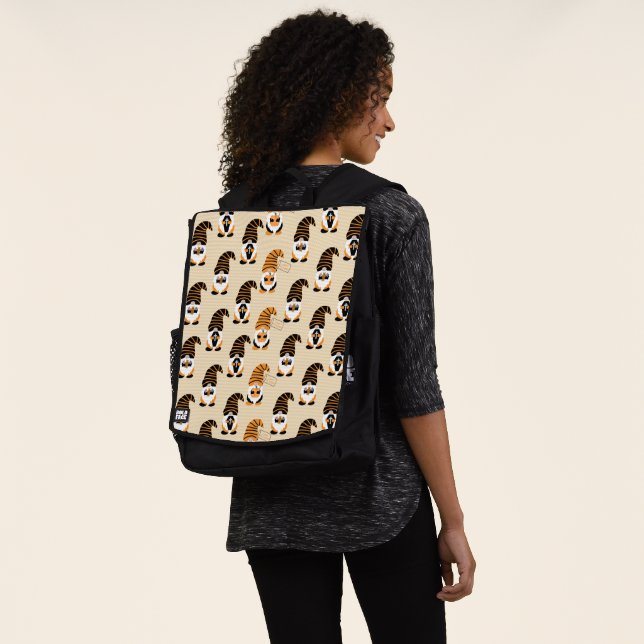 Muster von Gnomen, Halloween-Gnomen-Trick oder -Be Rucksack (Ausgewaschen)