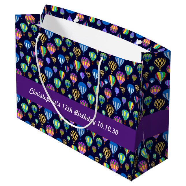 Muster von Heißluftballons. Navy Blue Background Große Geschenktüte (Rückseite Schrägansicht)