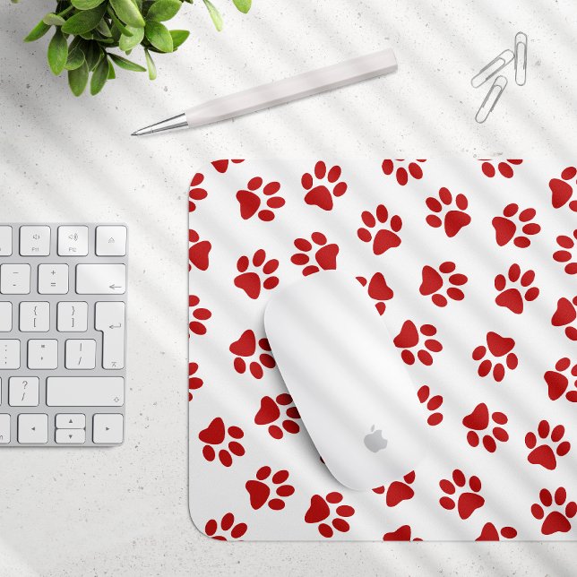 Muster von Paws, Hundebahnen, roten Pfoten Mousepad (Von Creator hochgeladen)