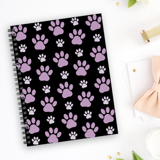 Muster von Paws, Lilac Paws, Hundepfen, Paw Prints Notizbuch (Von Creator hochgeladen)