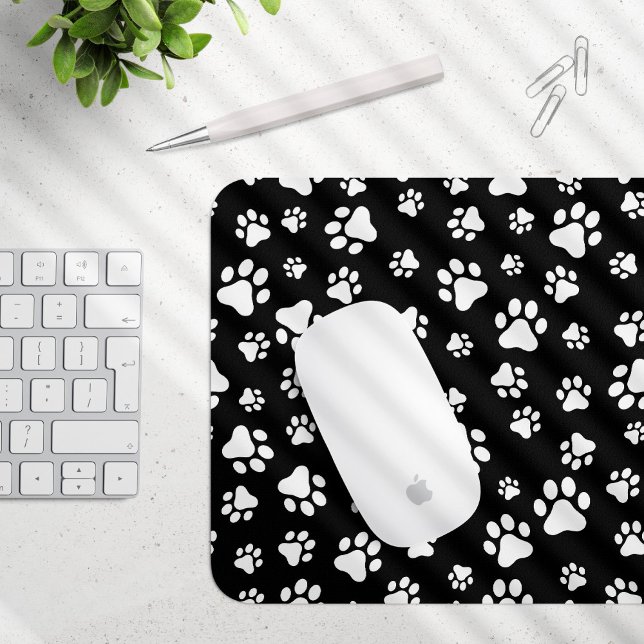 Muster von Paws, Paw Prints, Schwarz und Weiß Mousepad (Von Creator hochgeladen)