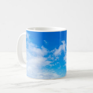 Mustergeschenke für blaue Himmelswolken Kaffeetasse