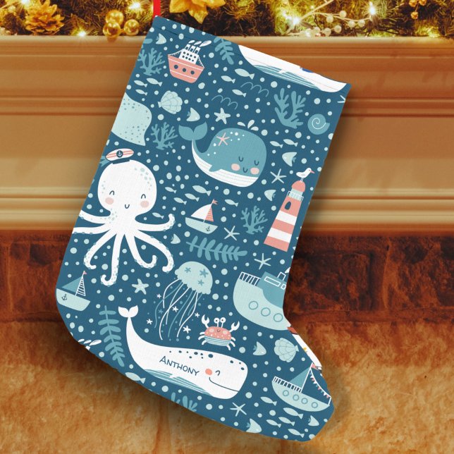 Musterjunge Navy Blue and White Nautical Ocean Kleiner Weihnachtsstrumpf (Von Creator hochgeladen)