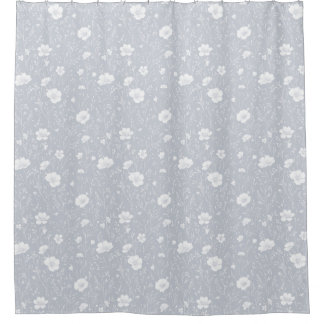 Muted Gray And White Wildflower Pattern Duschvorhang
