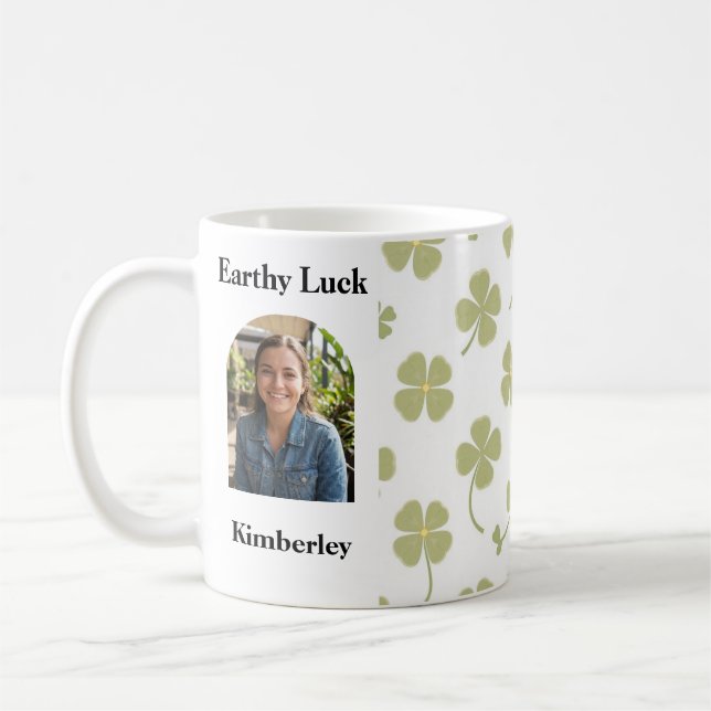 Muted Sage Green Lucky Charm Personalized Kaffeetasse (Links)