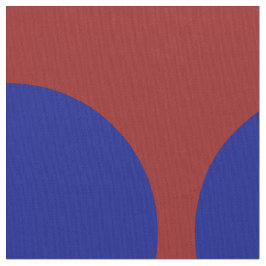 Mutige blaue Tupfen auf dunkelrotem geometrischem Stoff