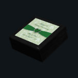 Mutige Hochzeits-Jahrestags-Geschenkboxen des Erinnerungskiste<br><div class="desc">Ein Digitalbcon Bilder entwerfen die Aufmachung eines grüne Smaragdfarb- und Damastentwurfsthemas mit einer Vielzahl der kundenspezifischen Bilder, der Formen, der Muster, der Arten und des Schriftartes in diesen ein-von-ein-netten "mutiger Hochzeits-Jahrestags-" Geschenkboxen des Damast-55. Dieser elegante und attraktive Entwurf kommt komplett mit dem kundengerechten Text, der zum Anzug Ihren eigenen besonderen...</div>