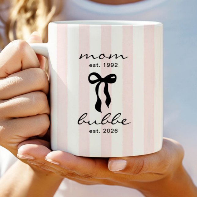 Mutter an Bubbe Est Tasse mit Schleife (Von Creator hochgeladen)