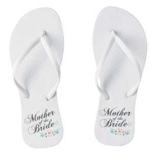 Mutter der Braut, die Wedding ist, drehen Flip Flops