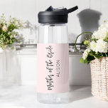 Mutter der Braut Rosa Trinkflasche<br><div class="desc">Mutter der Braut Hochzeitwasserflasche in Rosa und Schwarz. Gut für Hochzeiten,  Brautparty,  Bachelor Party Probe Dinner. Karo mehr Produkte mit diesem Design in der Kollektion unten.</div>