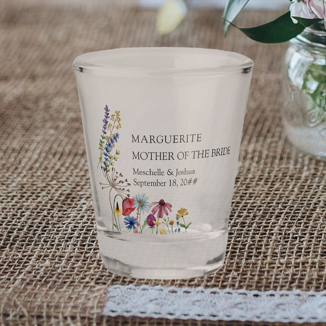 Mutter der Braut Wildblume Blumenhochzeit Schnapsglas (Mother of the Bride keepsake gift - fully editable to personalize as you wish)