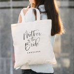 Mutter der Bride Simple Wedding Calligrafy Tragetasche<br><div class="desc">Die Mutter der Bride Simple Wedding Kalligrafy Tote Tag bietet Spaß und hübsche Kalligraphie,  zusammen mit der Mutter der Braut.</div>