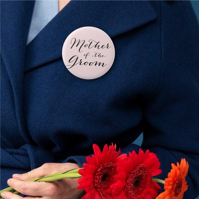 Mutter des Groom-Script-Hochzeitsszenario-Brautpar Button (MOTHER OF THE GROOM Classic Script Calligraphy Wedding Bridal Party Pin Button @ fatfatin_blue_knot)