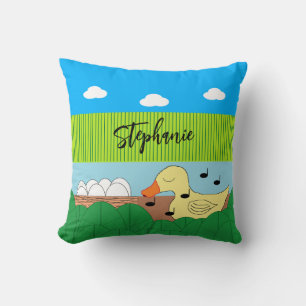 Mutter Duck in der Nähe des Wassers singen Kissen