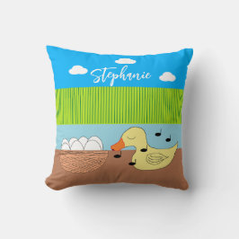 Mutter Ente singt mit ihren Eiern Kissen