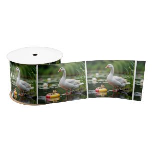 Mutter Gans mit Baby Gosling Satinband