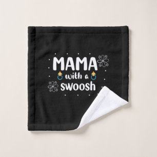 Mutter gibt Mama mit Swoosh ein Geschenk Waschlappen