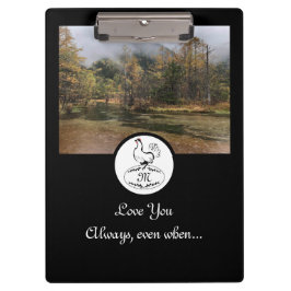 Mutter Hen Nesting w Monogram Egal Foto Klemmbrett