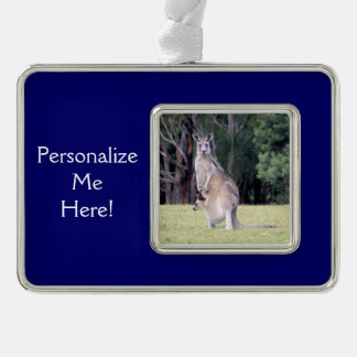 Mutter Kangaroo mit Baby Joey in ihrem Beutel Rahmen-Ornament Silber