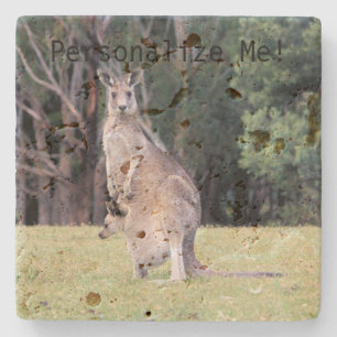 Mutter Kangaroo mit Baby Joey in ihrem Beutel Steinuntersetzer