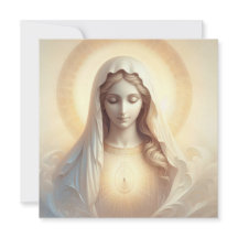 Mutter Mary in sanften weißen Tönen