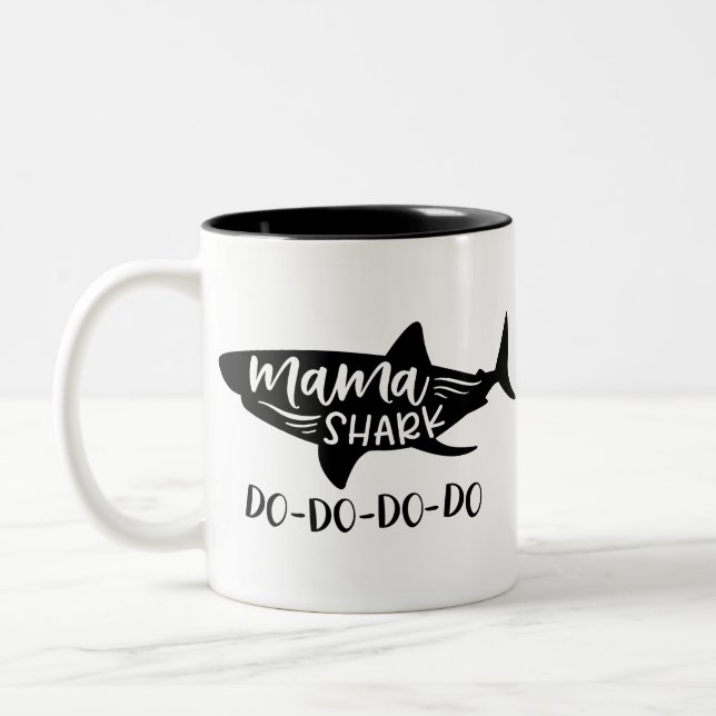 Mutter Shark Tun-Tun-Tun-Tun Mommy Shark lustig Zweifarbige Tasse (Links)