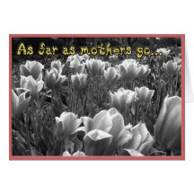 Mutter steht die Karte aus.