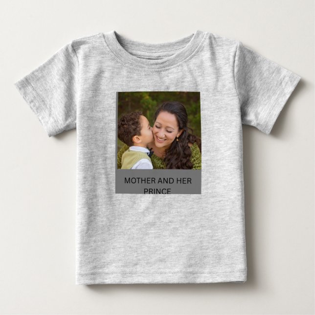 MUTTER UND IHR PRINZ BABY T-SHIRT (Vorderseite)