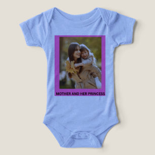 MUTTER UND IHRE PRINZESSIN