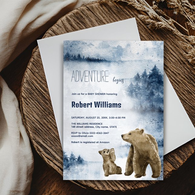Mutter und Kind tragen Aquarellwald-Einladung Einladung (Blue watercolor foggy forest mommy and baby bear adventure begins baby shower invitation )
