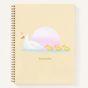 Mutterente schwimmt mit ihrer Familie Notizbuch