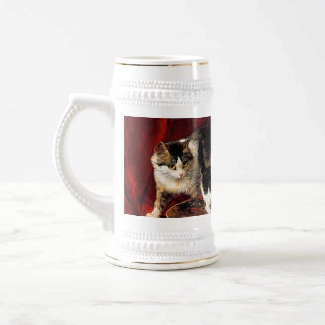 Mutterkatze und Kätzchen am Tisch Bierglas (Links)