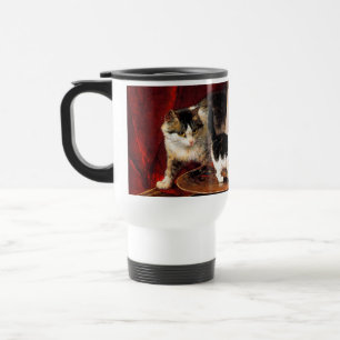 Mutterkatze und Kätzchen am Tisch Reisebecher