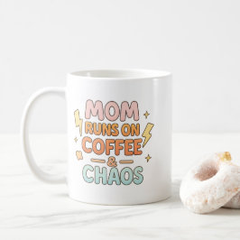 Muttertags-Tasse “Mama läuft mit Kaffee & Chaos” Kaffeetasse