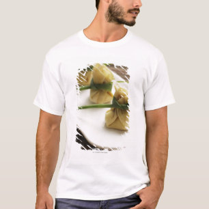 mutwillige Mehlklöße mit weißer Chilisoße T-Shirt