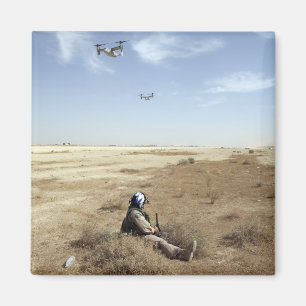 MV-22B Ospreys fliegen über den Korpus der US-Mari Magnet