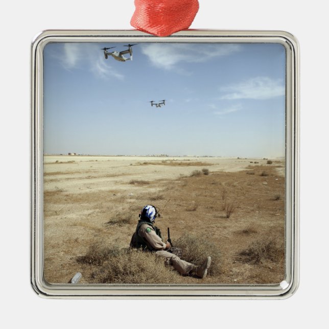 MV-22B Ospreys fliegen über den Korpus der US-Mari Silbernes Ornament (Vorne)