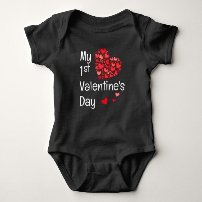 My 1st Valentine's Day Doodle Heart Baby Strampler (Vorderseite)