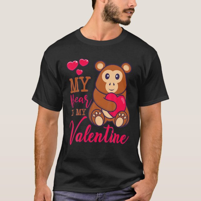 My Bear Is My Valentine Bear Holding A Big Heart V T-Shirt (Vorderseite)