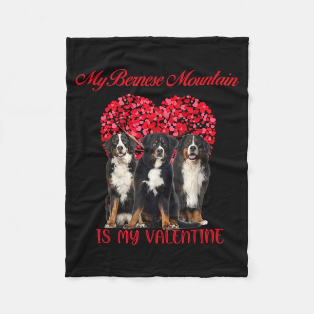 My Bernese Mountain Is My Valentine Dog Lover Vale Fleecedecke (Vorderseite)