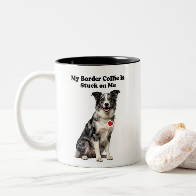 My Blue Merle Border Collie Stuck On Me Zweifarbige Tasse (Mit Donut)