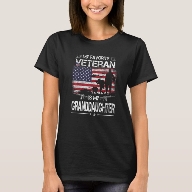 My Favorite Veteran Is My Granddaughter  Flag Vete T-Shirt (Vorderseite)