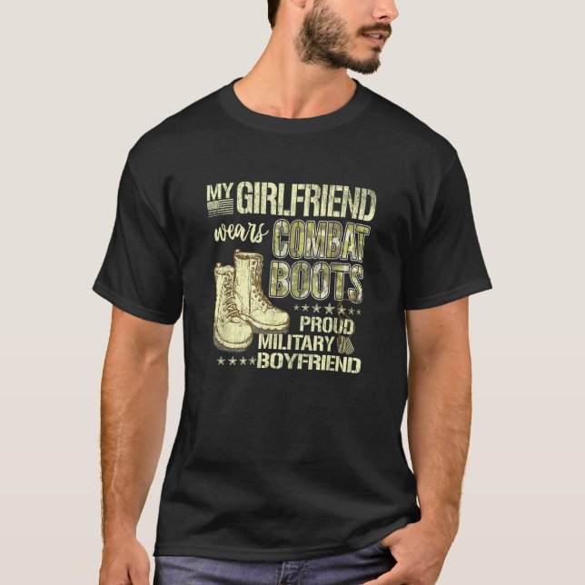My Girlfriend Wears Combat Boots Military Boyfrien T-Shirt (Vorderseite)