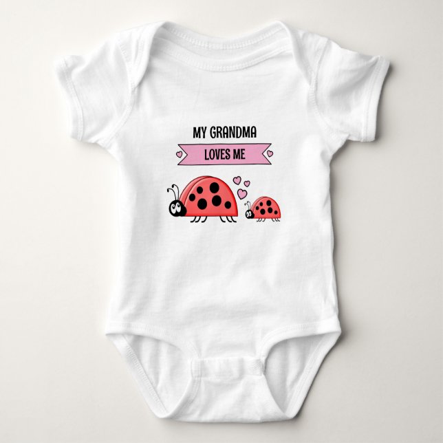 My Grandma loves me ladybugs pink Baby Strampler (Vorderseite)