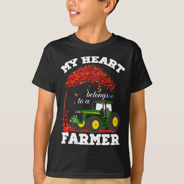 My Heart Belongs To A Farmer Valentine For Farmer  T-Shirt (Vorderseite)