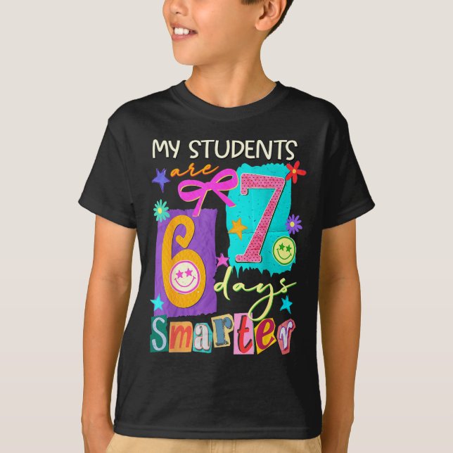My Students Are 67 Days Smarter Funny Teacher Kids T-Shirt (Vorderseite)