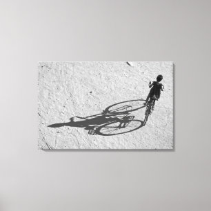 Myamar, Bagan, Junge, der auf einem riesigen Fahrr Leinwanddruck