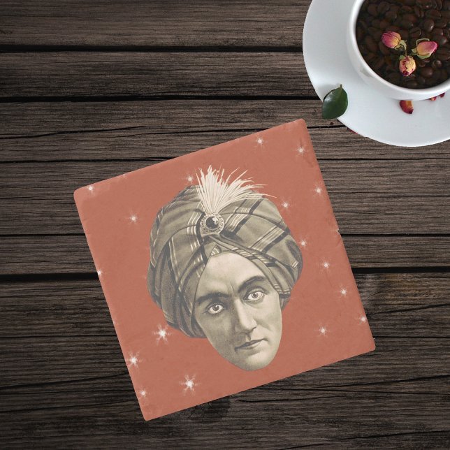 Mysteriöse Spooky Magical Genie Kopf Gesicht Turba Steinuntersetzer (Head face of Magician man with turban on red with white stars stone drink coaster.)
