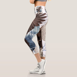 Mysteriöser Raven Collage - Vintag und futuristisc Capri Leggings