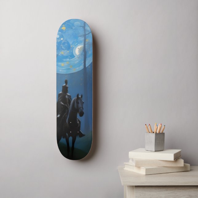 Mysteriöser Schwarzer Ritter im Mondlichtwald Skateboard (Wandkunst)